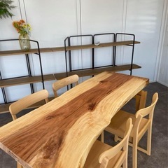 (赤字です) 栃　一枚板テーブル　杢あり　新品/未使用