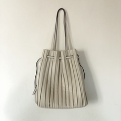 ZARA プリーツバッグ