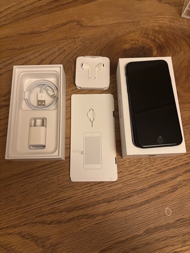バッテリ交換済【美品】iPhone SE 第2世代　64GB 黒　付属品全て有