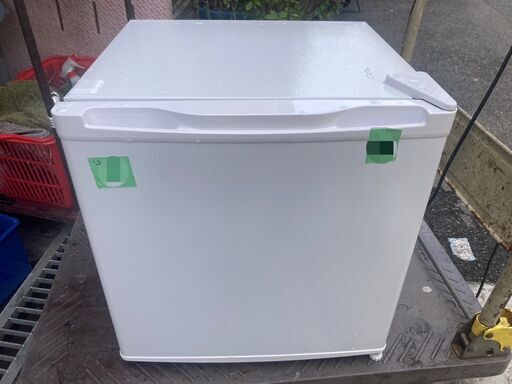 ☆中古￥7,800！maxzen　46㍑1ドア冷蔵庫　家電　JR046ML01WH型　2021年製　幅47㎝ｘ奥行45㎝ｘ高さ50㎝　【BI161】