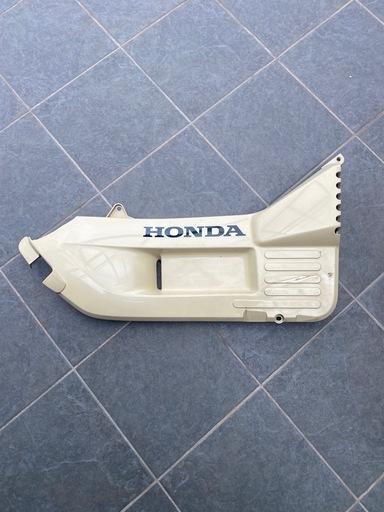 ps250後期ベージュ　右サイドカバー