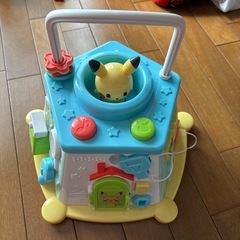 モンポケ　ピカチュウたちの てあそびいっぱいボックス　知育玩具