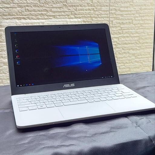 超軽量モバイルPC ASUS E200H ATOM x5/2GB/32GB