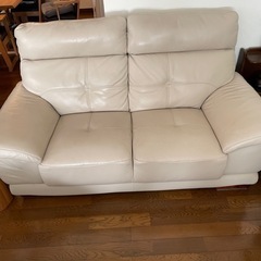 ニトリ　ソファー　革張り5人掛け