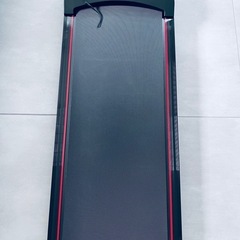 ランニングマシーン／スリムデザイン トレッドミル デジタル表示