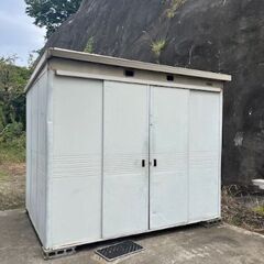 0.8m2のプレハブ小屋を売却します。