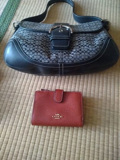 ブランド物の鞄と財布2点セット（COACH）