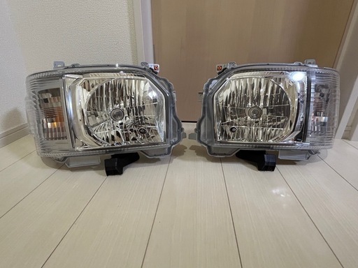 【ガレージセール】　新車200系ハイエースより外しました。 標準 ナロー　ワイド　兼用