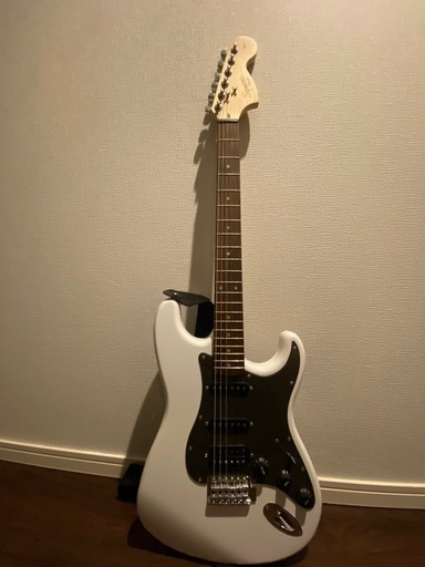 エレキギター Squier by Fender ストラトキャスター　白