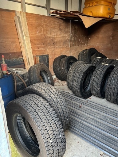 トラック用のタイヤ 245/70R/19.5 たくさんあります！西郷村 布製 
