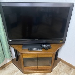 ソニー　　テレビ  40インチまだ見れます。テレビ台もセットです。