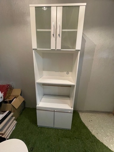 ニトリ製の食器棚