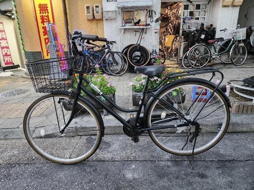 ママチャリ　２７インチ　６変速　ライト　カゴ　付き　黒　配達可能