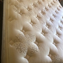 定価30万円！シモンズ★ワイドダブルマットレス★ダブルクッション