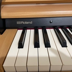 Roland DP603電子ピアノ ナチュラルウッド　専用 椅子付き