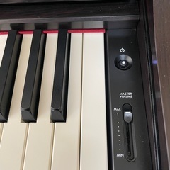 中古美品YAMAHA  CLP-735R 20年製　高低調整可能椅子付き