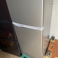 2019年製✨シャープ SHARP 冷蔵庫 (幅48.0cm) 128L 2ドア(右開き) シルバー系 SJ-H13E-S(0921k)