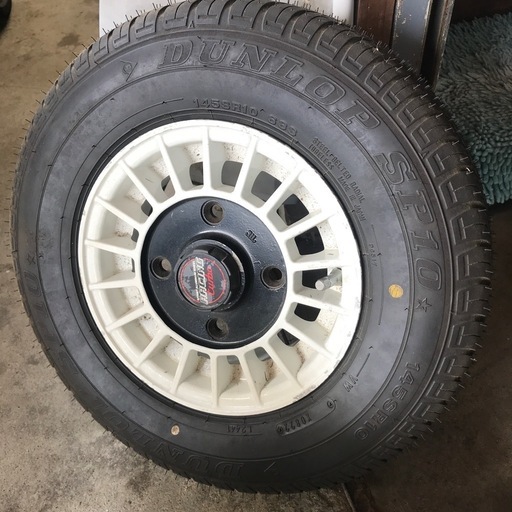 145SR10タイヤホイール付き4本あります