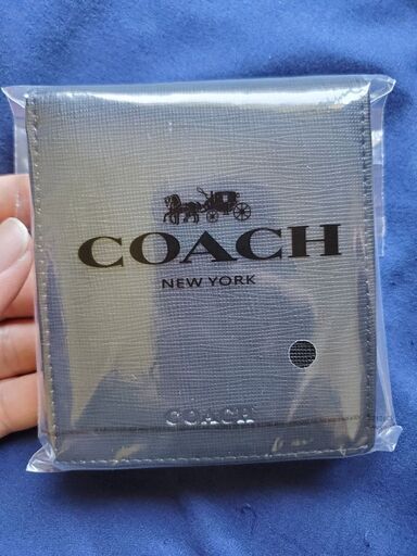 COACH本物　2つ折り財布未使用品