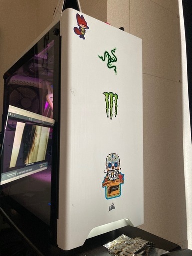 ゲーミングパソコン、モニター付き