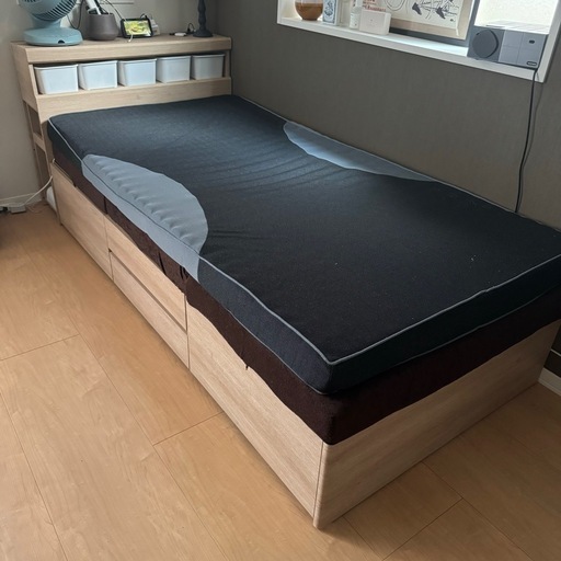 シングルベッド　収納付き