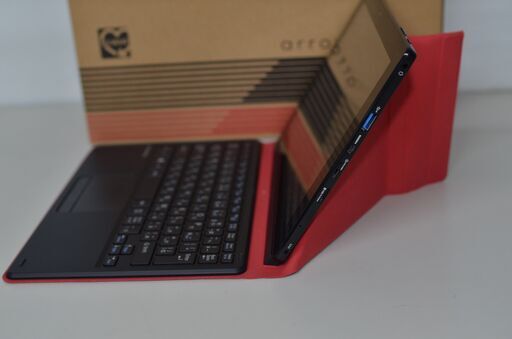 良品ノートパソコン 富士通 arrows Tab QH34/B2 FARQ34B2RJ Atom