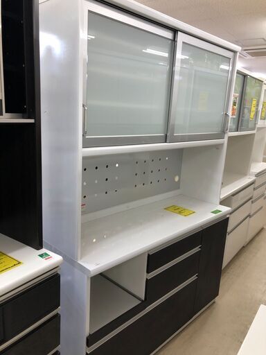 ユーアイ キッチンボード キッチン収納 幅140cm スロークローズ 食器棚 レンジ台 北欧 ヴィンテージ キッチン収納棚 食器棚 キッチン 収納 キッチン収納 キッチンボード 北欧 レンジ台 レンジボード 食器 台所 コンセント付 キッチン  大容量 おしゃれ クリーニング済 堺市 石津【ジャングルジャングル石津店