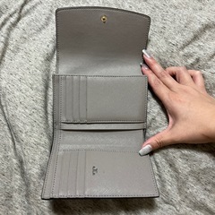 トリバーチ財布