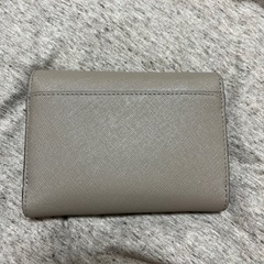トリバーチ財布
