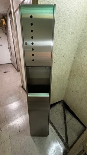 10/14午前中まで連絡TOTOアルミ製ペーパーホルダーくずかご付きとトイレットペーパーホルダーセット。