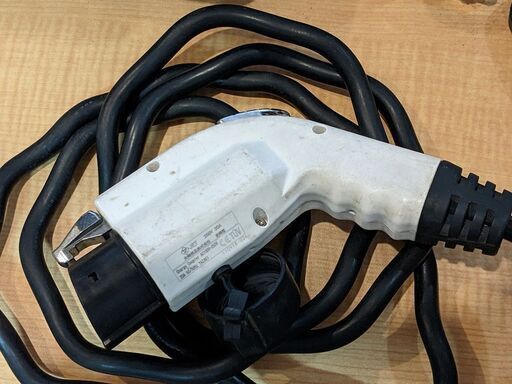 三菱アウトランダーPHEV純正200V充電ケーブル 新型三菱アウトランダー