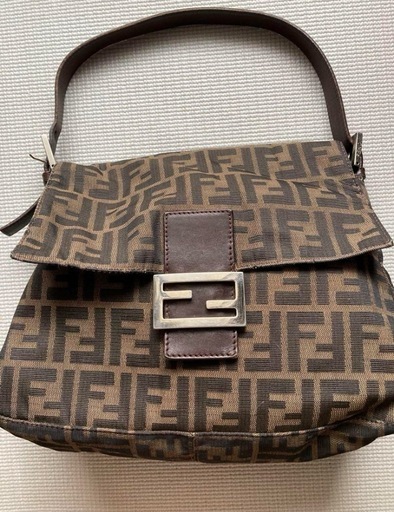 フェンディ　FENDI  ショルダーバッグ　マンマバゲット