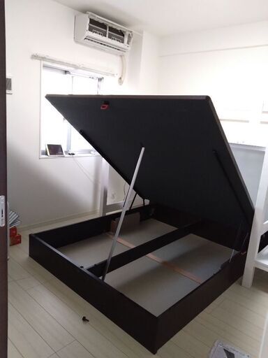 【クイーンサイズ】跳ね上げ式収納オープンベッドフレーム
