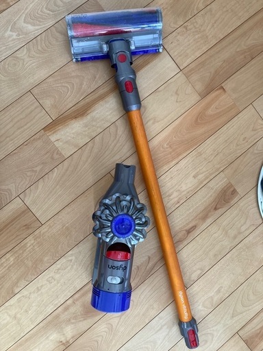 【値下げ】dyson v8 fluffy⚠️備考欄確認お願いします⚠️