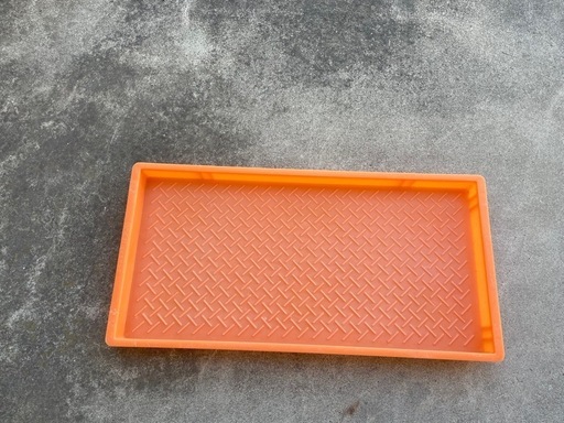 パレット？苗箱？餌箱？