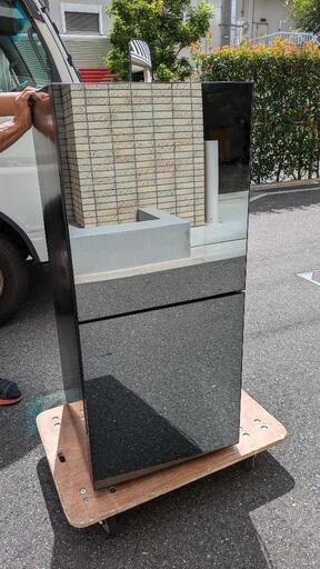 冷蔵庫というより鏡