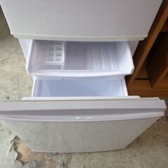 SHARP　１３７L冷蔵庫　左開き★☆ハロウィンセールスタート　10月31日まで★☆