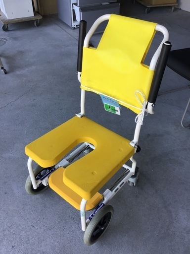 ●販売終了●シャワーキャリー　入浴用車椅子　介護椅子　KAWAMURA   イエロー　中古品