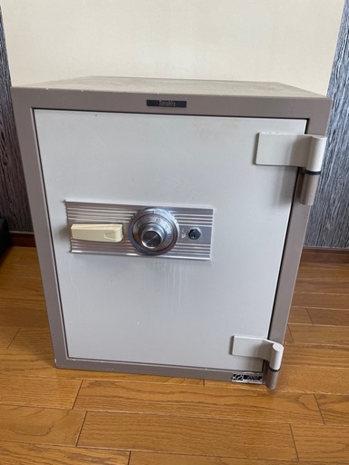 ◆早い方優先‼︎　クマヒラ ダイヤル式金庫 一般紙用耐火庫