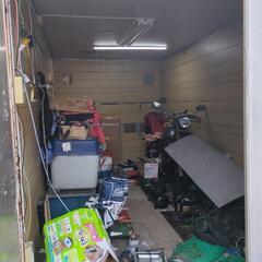 アルミの箱になります。