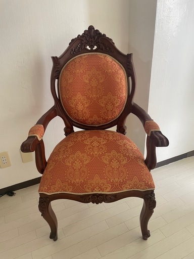 オシャレなアンティークチェア
