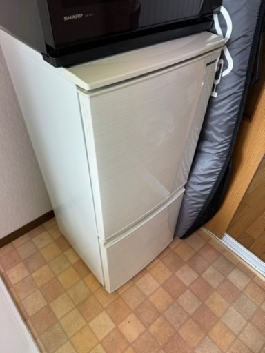 美品☆SHARPノンフロン冷凍冷蔵庫　SJ-D14E-W 2018年製