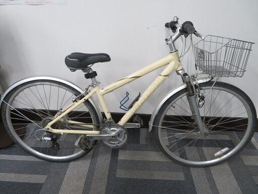 自転車　GIANT　CS3200　クロスバイク　700×35C 　28インチ　7段変速 　クリーム色