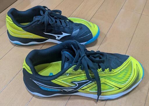 MIZUNO　卓球シューズ（25.5cm）