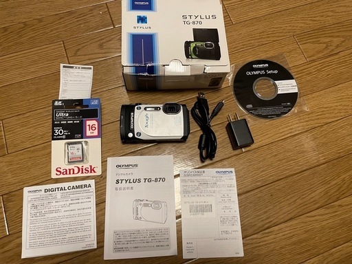 (決まりました)値下げ交渉可　アウトドア　OLYMPUS コンパクトデジタルカメラ STYLUS TG-870 Tough ホワイト 防水性能　デジカメ　ビデオカメラ