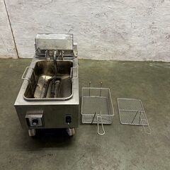 【ジモ取引終了9/29】≪zyt1605ジ≫ fujimak/フジマック 卓上電気フライヤー FEF82X 単相200V 2016年製造 幅30cm 奥行45cm 動作未確認 現状品 中古厨房機器/宮城県仙台市 60722-03 ジモ取引終了9/29】≪zyt1605ジ≫ fujimak/フジマック 卓上電気