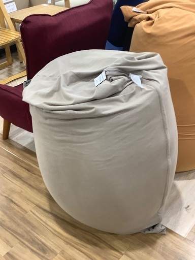 Yogibo クッション　ベージュ　入荷致しました！
