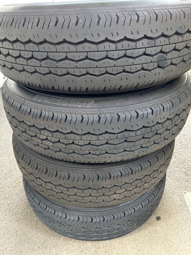 ②ハイエース夏タイヤ ブリヂストン195/80R15 107/105L 今年最後の販売❗️