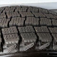 145/R12　2023年12月購入・バリ溝のスタッドレスセットです。