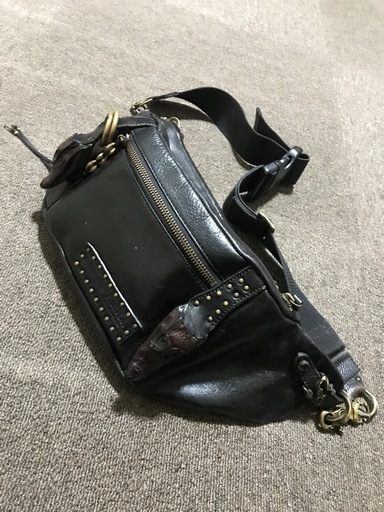 エスファクトリー　ボディバッグ